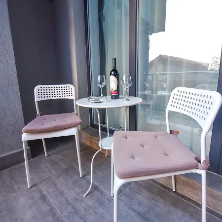 Pierre Cardin Deluxe Apartment With Terrace By Magniflex Bucharest Exterior photo