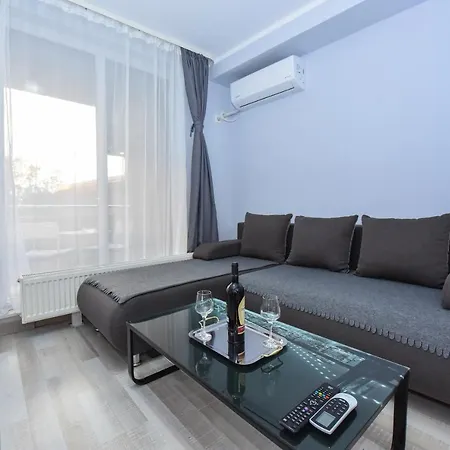 Pierre Cardin Deluxe Apartment With Terrace By Magniflex Bucharest Exterior photo