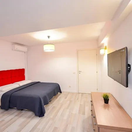 Pierre Cardin Deluxe Apartment With Terrace By Magniflex Bucharest Exterior photo