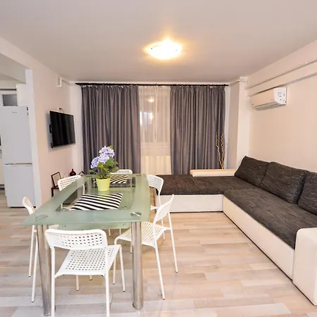 Pierre Cardin Deluxe Apartment With Terrace By Magniflex Bucharest Exterior photo