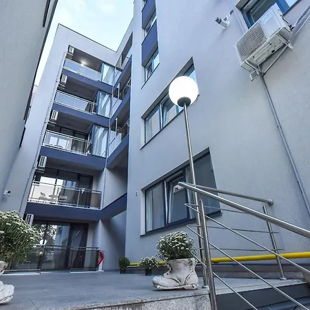Pierre Cardin Deluxe Apartment With Terrace By Magniflex Bucharest Exterior photo