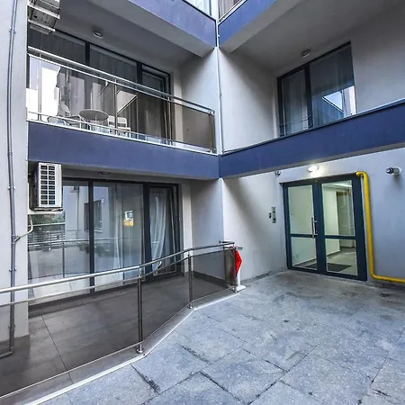 Pierre Cardin Deluxe Apartment With Terrace By Magniflex Bucharest Exterior photo